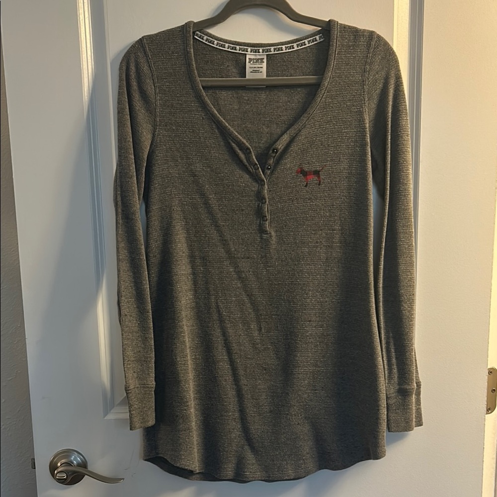 PINK Victoria's Secret Gray Long Sleeve Sleep Top